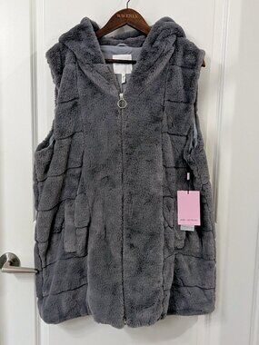 NWT Avec Les Filles Hooded Faux Fur Vest